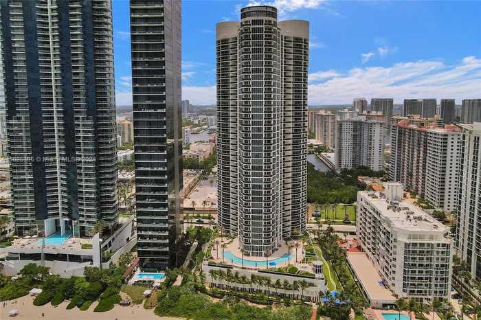 photo 52: 17201 Collins ave Unit 3305, Sunny Isles Beach FL 33160