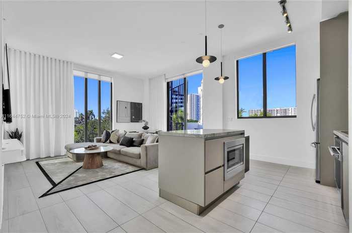 photo 1: 1030 15th St Unit PH 308, Miami Beach FL 33139