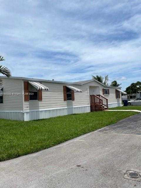 photo 1: 35250 SW 177 Ct unit169, Homestead FL 33034