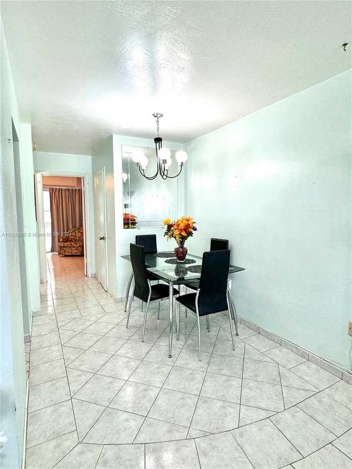 photo 2: 15610 NE 6th Ave Unit 36B, Miami FL 33162