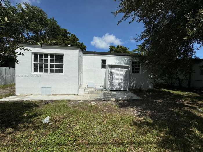 photo 30: 1136 NW 46th St, Miami FL 33127