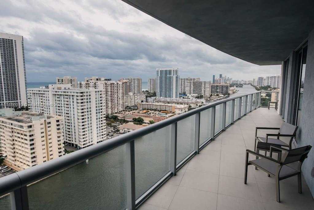 photo 3: 2600 E Hallandale Beach Blvd Unit T2101, Hallandale Beach FL 33009