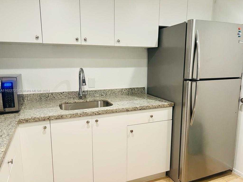 photo 3: Unit B301, Pinecrest FL 33156