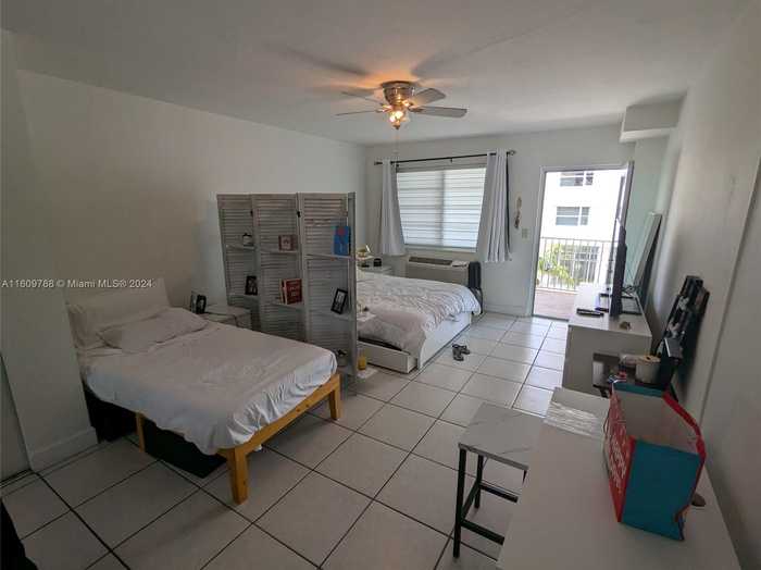 photo 2: 158 Ocean Dr Unit 406, Miami Beach FL 33139