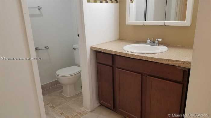 photo 10: 4848 NW 24th Ct Unit 323, Lauderdale Lakes FL 33313