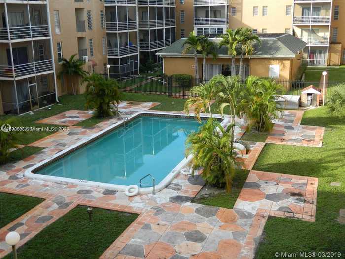 photo 2: 4848 NW 24th Ct Unit 323, Lauderdale Lakes FL 33313