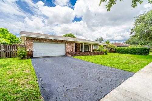 photo 3: 620 NW 73rd Ter, Plantation FL 33317