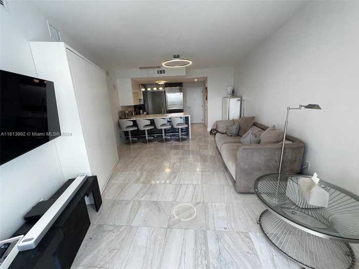 photo 2: 18201 Collins Ave Unit 1108, Sunny Isles Beach FL 33160