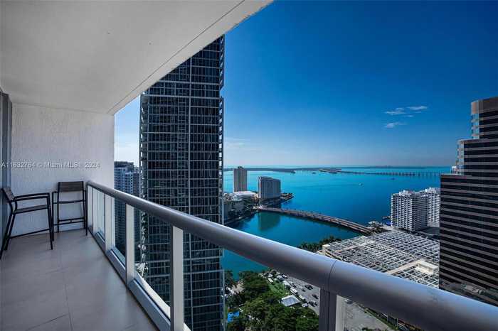 photo 1: 485 Brickell Ave Unit 3309, Miami FL 33131