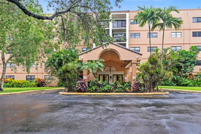 photo 1: 701 NW 19th St Unit 501, Fort Lauderdale FL 33311