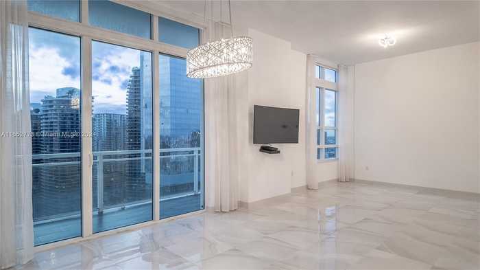 photo 2: 951 Brickell Ave Unit PH4309, Miami FL 33131