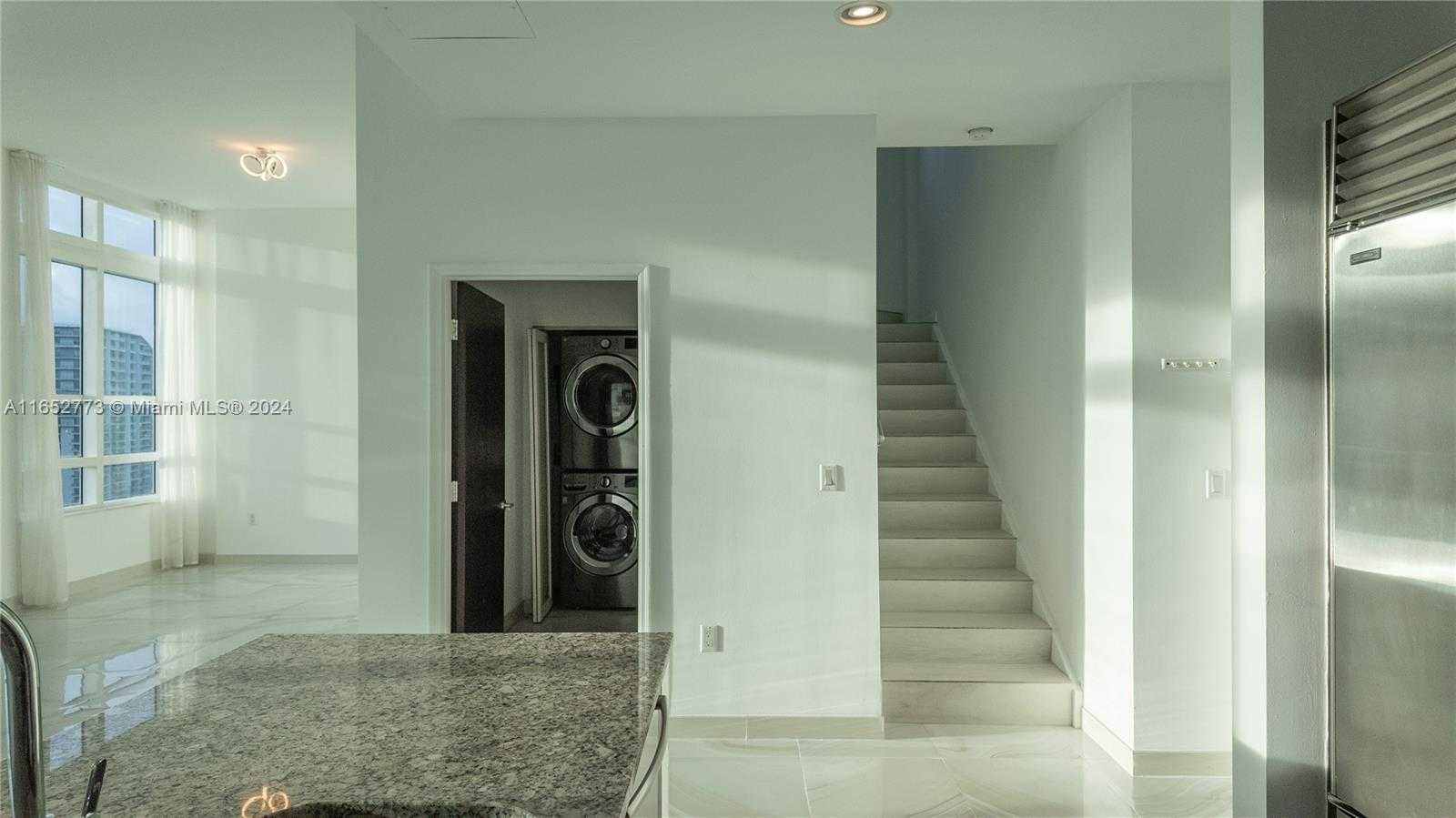 photo 3: 951 Brickell Ave Unit PH4309, Miami FL 33131