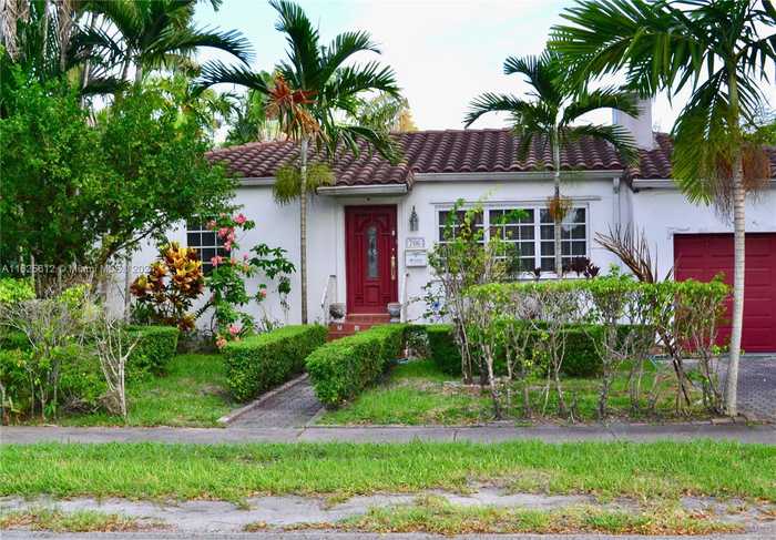 photo 1: 706 Mendoza Ave, Coral Gables FL 33134