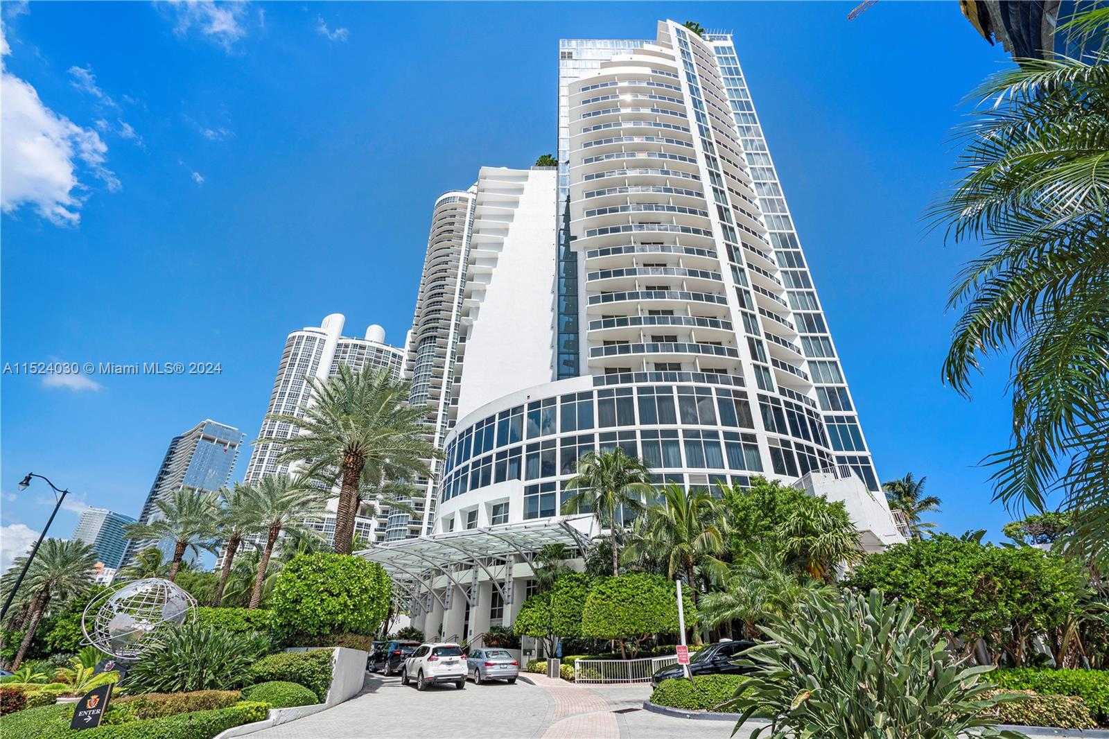 photo 2: 18001 Collins Ave Unit 1706, Sunny Isles Beach FL 33160