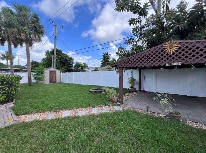 photo 11: 3421 SW 16th Ct, Fort Lauderdale FL 33312