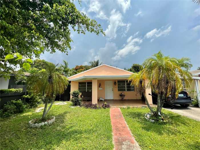 photo 1: 3507 SW 25th Ter, Miami FL 33133