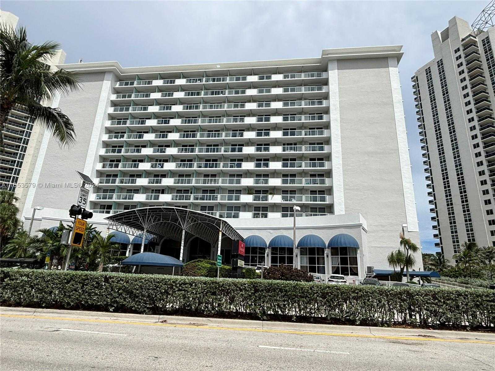 photo 1: 19201 Collins Ave Unit 1119, Sunny Isles Beach FL 33160