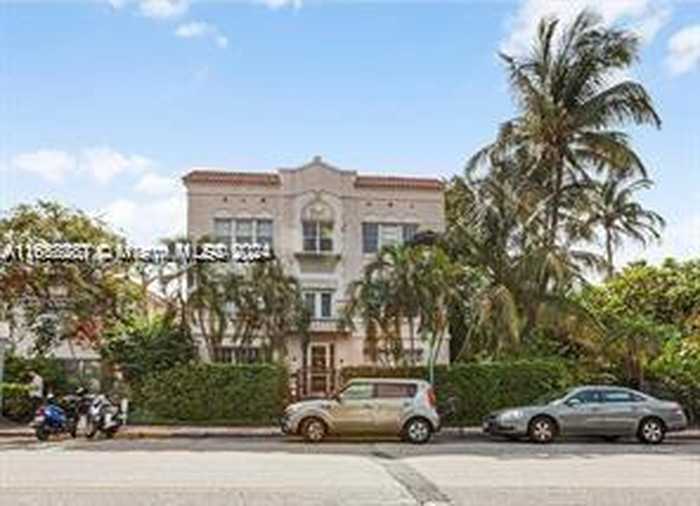 photo 1: 1611 Michigan Ave, Miami Beach FL 33139