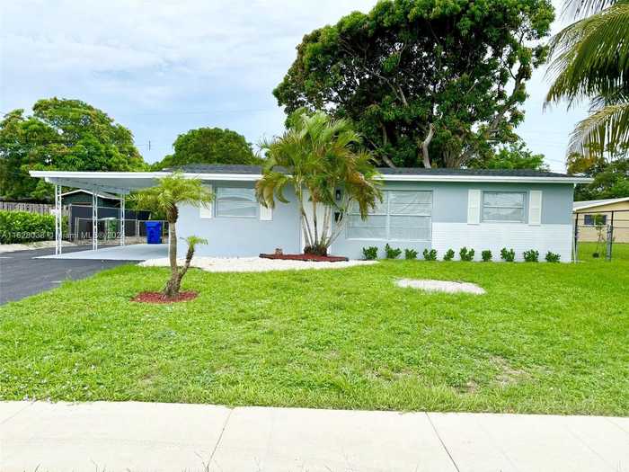 photo 1: 1740 NW 28th Ave, Fort Lauderdale FL 33311