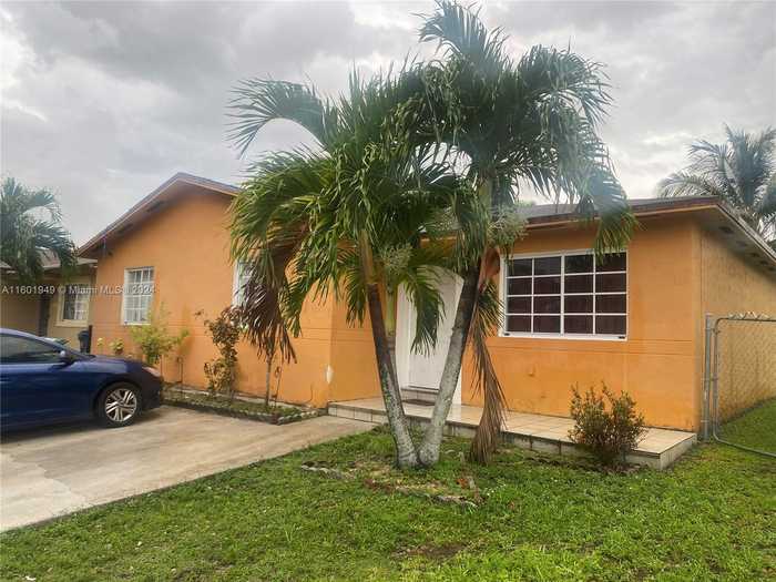 photo 2: 3782 NW 202nd St, Miami Gardens FL 33055