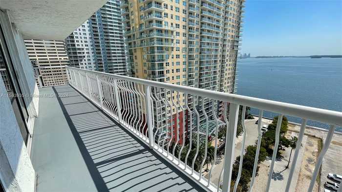 photo 2: 1200 Brickell Bay Dr Unit 1702, Miami FL 33131