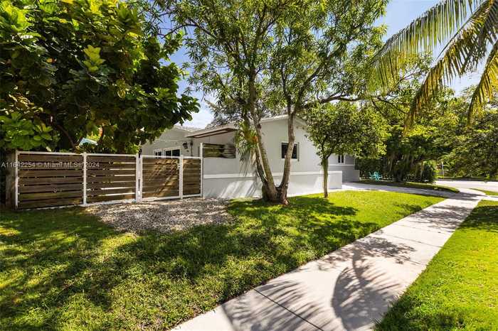 photo 25: 2201 SW 22nd Ter, Miami FL 33145