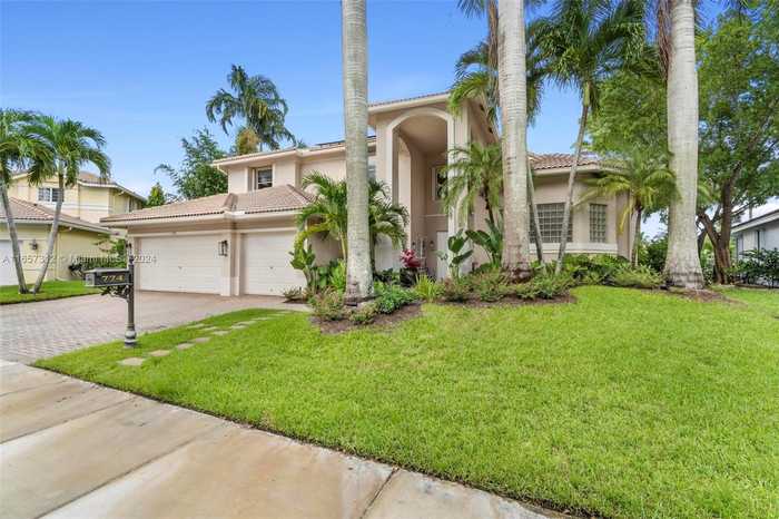 photo 2: 774 Regal Cove Rd, Weston FL 33327