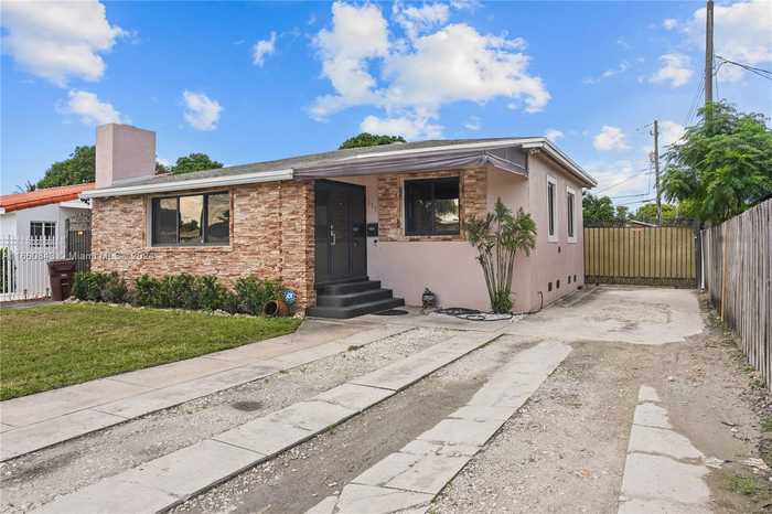 photo 1: 117 W 34th St, Hialeah FL 33012