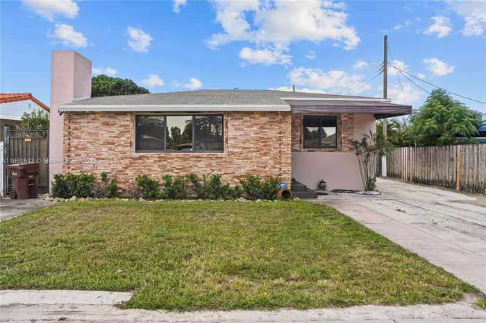 photo 2: 117 W 34th St, Hialeah FL 33012