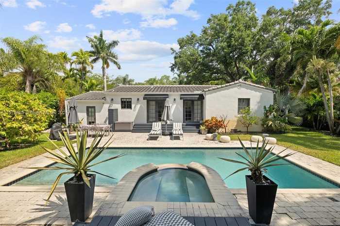 photo 2: 94 NE 102nd St, Miami Shores FL 33138