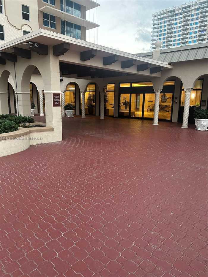 photo 2: 1920 S Ocean Dr Unit 3A, Hallandale Beach FL 33009