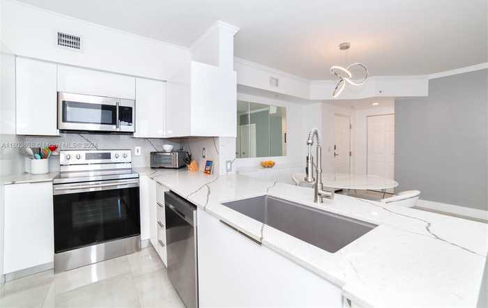 photo 1: 17150 N Bay Rd Unit 2905, Sunny Isles Beach FL 33160