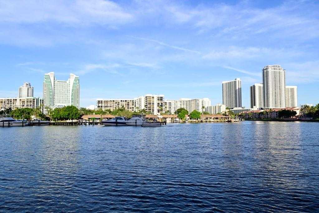 photo 1: 500 Three Islands Blvd Unit M22, Hallandale Beach FL 33009