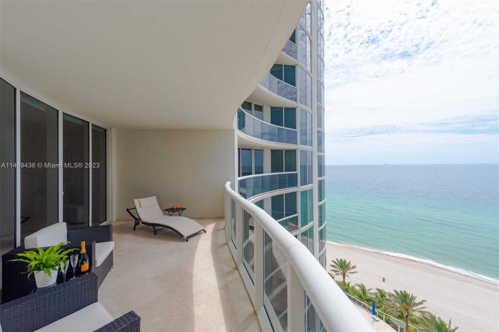 photo 3: 17201 Collins Ave Unit 1604, Sunny Isles Beach FL 33160