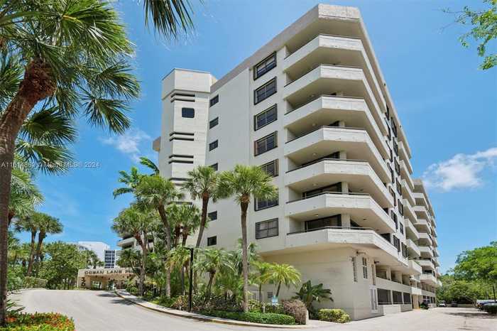 photo 23: 170 Ocean Lane Dr Unit 312, Key Biscayne FL 33149