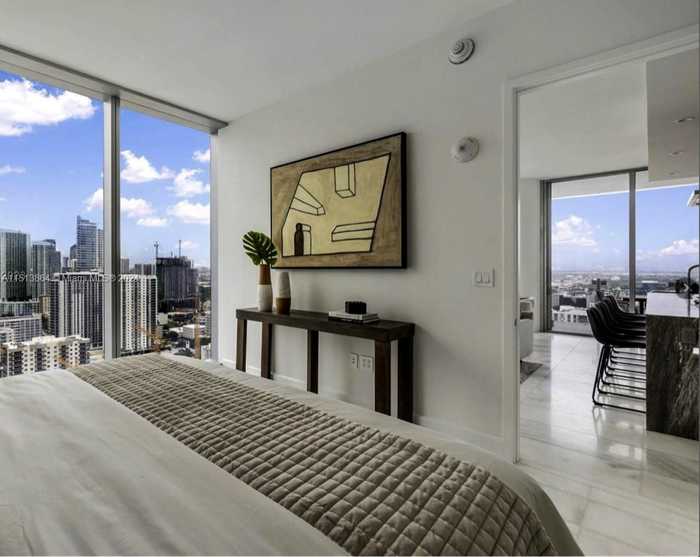 photo 4: 700 NE 26th terrace Unit 2805, Miami FL 33137