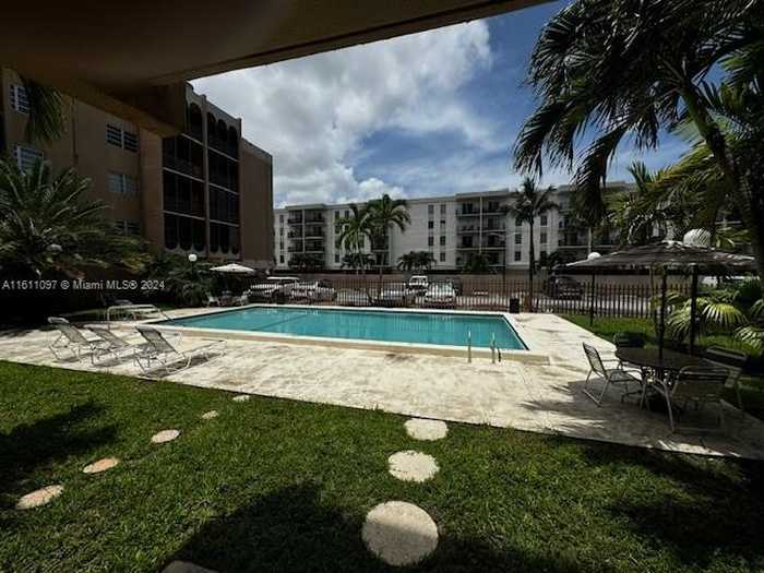 photo 25: 4680 W 13th Ln Unit 524, Hialeah FL 33012