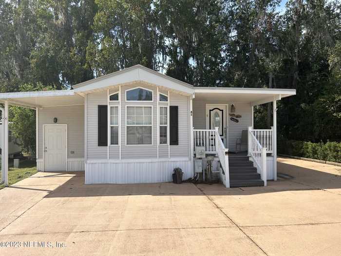 photo 1: 1074 FRONT Street, Welaka FL 32193