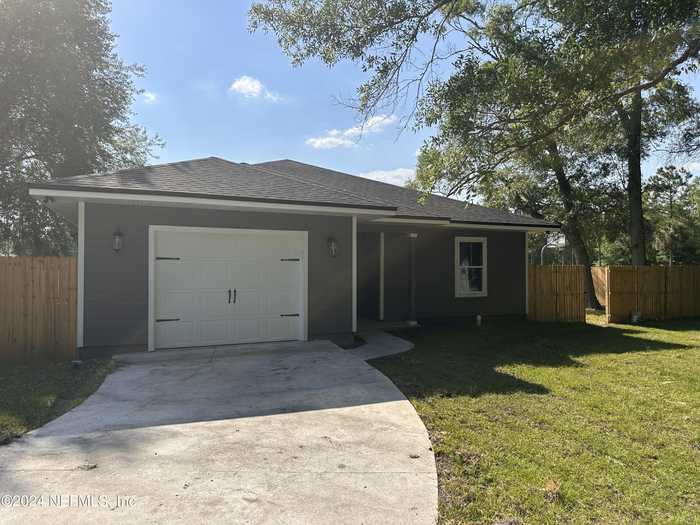 photo 2: 224 DELMONTE Street, Baldwin FL 32234