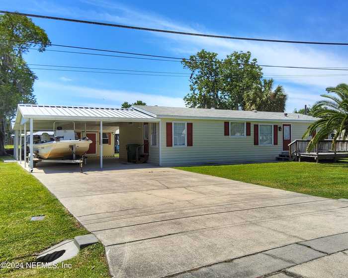 photo 1: 44 SCOTT Street, Welaka FL 32193