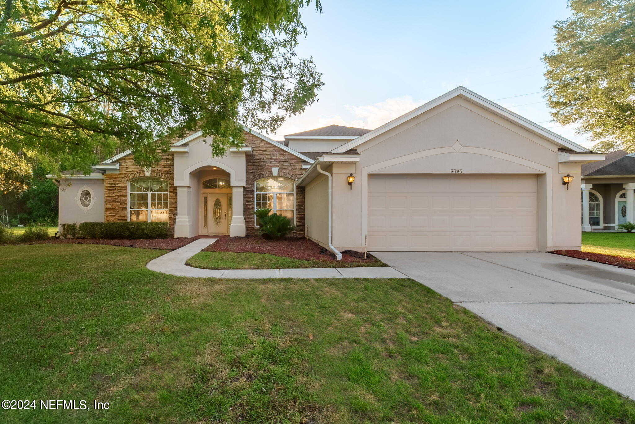 photo 1: 9385 TRAMORE GLEN Court, Jacksonville FL 32256