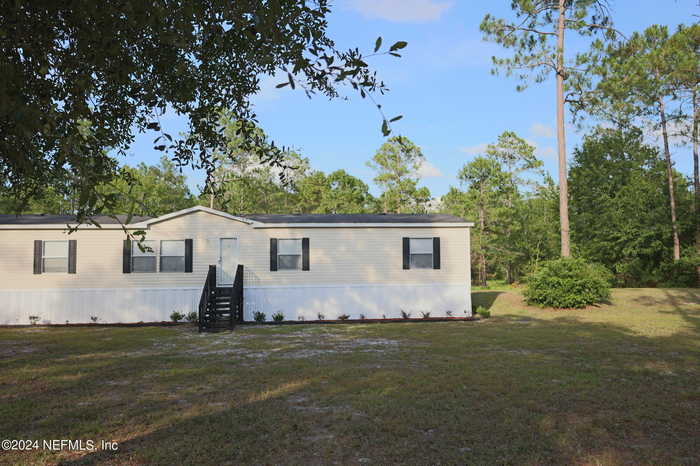 photo 2: 23197 HASSIE JOHNS RD Road, Sanderson FL 32087