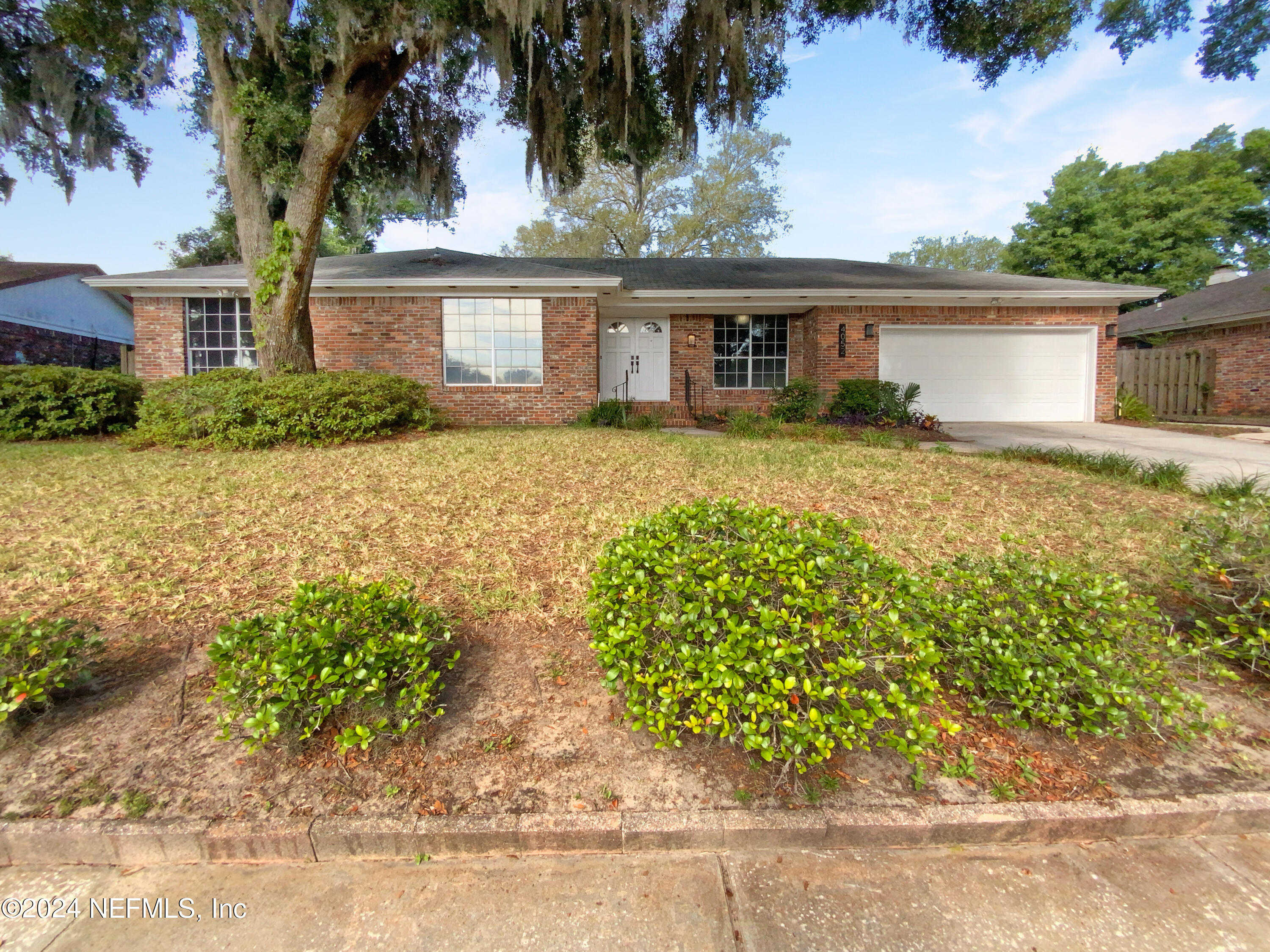 photo 1: 4052 BRIARFOREST Road W, Jacksonville FL 32277