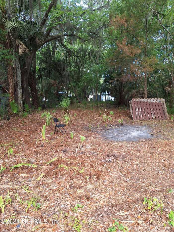 photo 2: 109 4TH Street, East Palatka FL 32131