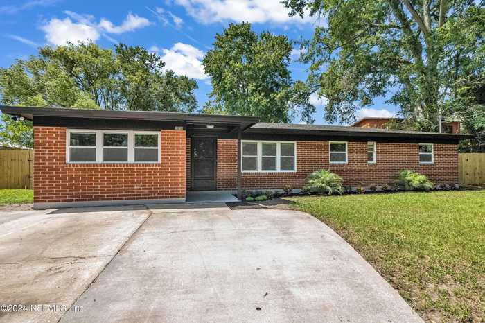 photo 1: 8166 STUART Avenue, Jacksonville FL 32220