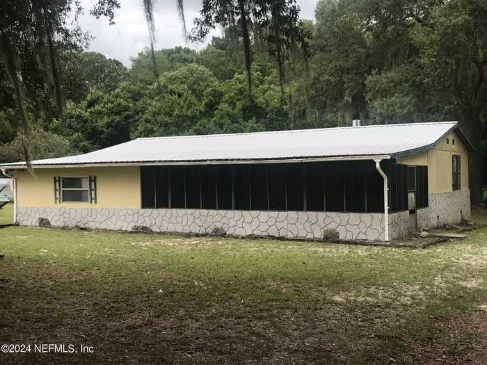 photo 1: 121 ROWLAND Avenue, Palatka FL 32177