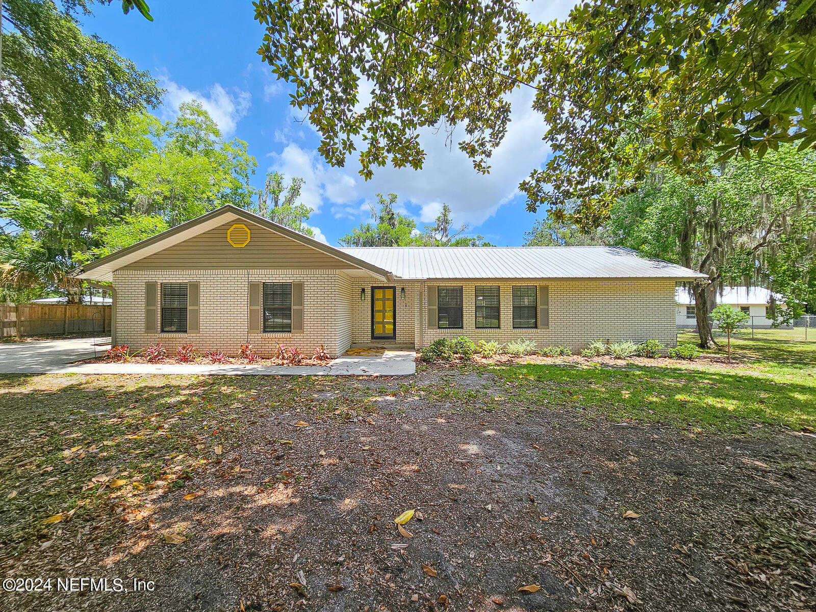 photo 1: 6064 SILVER LAKE Drive, Palatka FL 32177