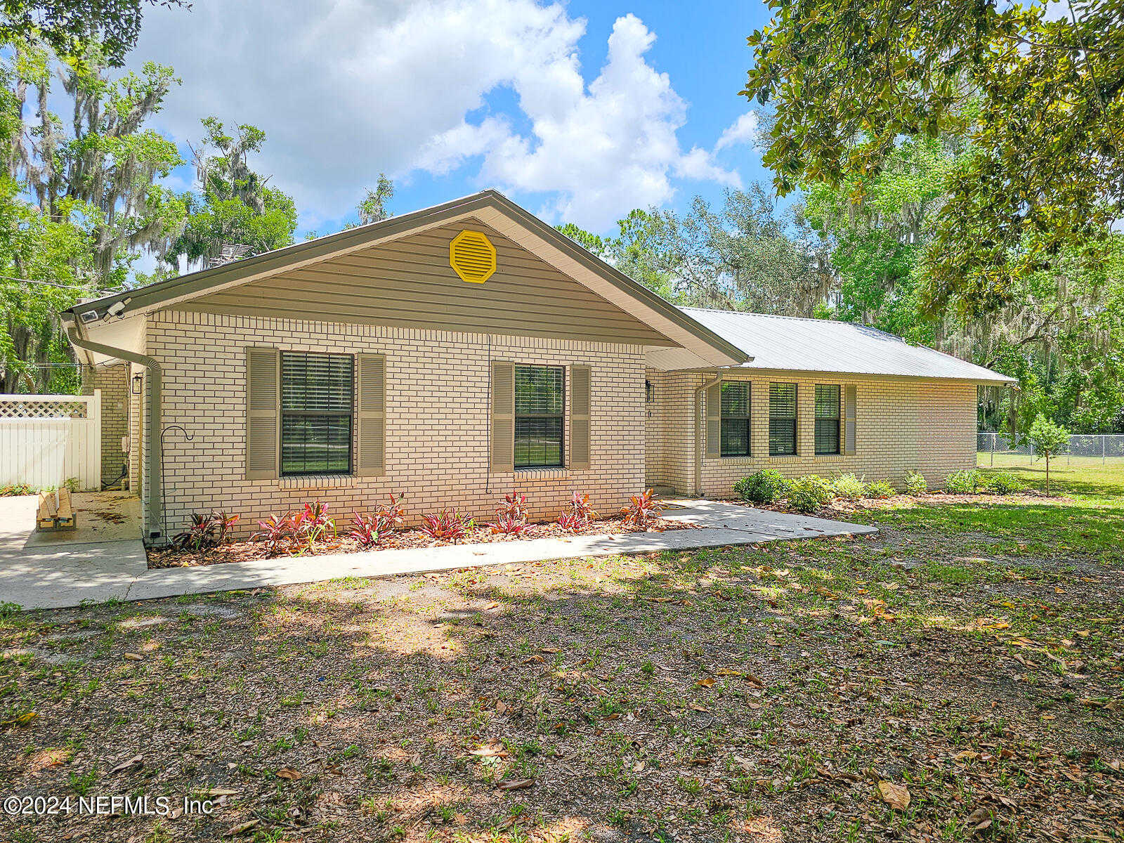 photo 3: 6064 SILVER LAKE Drive, Palatka FL 32177