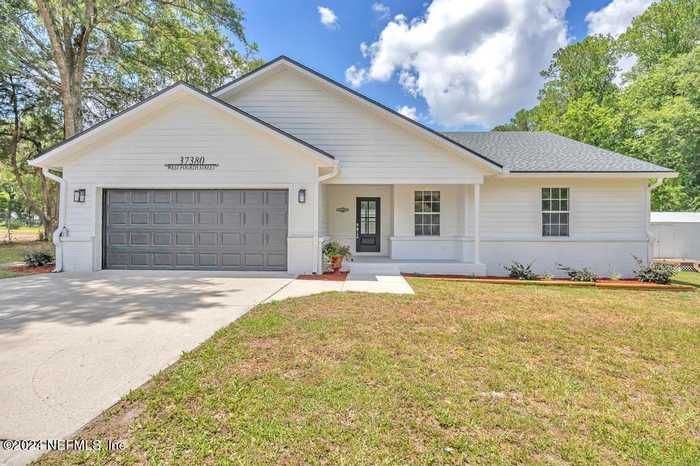 photo 1: 37380 W FOURTH Street, Hilliard FL 32046