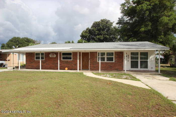 photo 1: 136 W ST JOHNS Terrace, East Palatka FL 32131